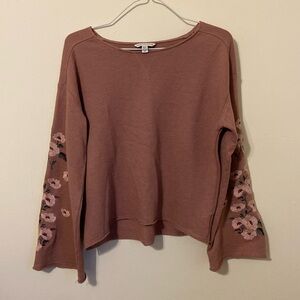 AMERICAN EAGLE embroidered bell sleeve dusty rose boxy crewneck sweatshirt